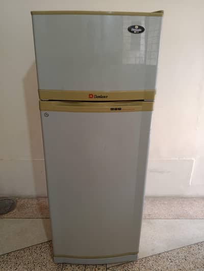 DAWLANCE REFRIGERATOR FREEZER