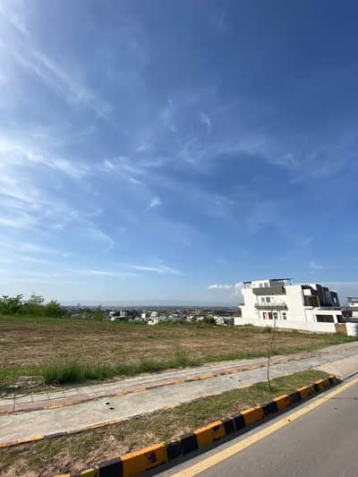 1 kanal corner plot for sale sector C street 56
