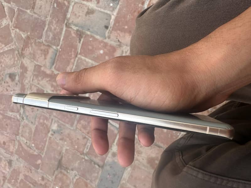 Google Pixel 7 Pro 6