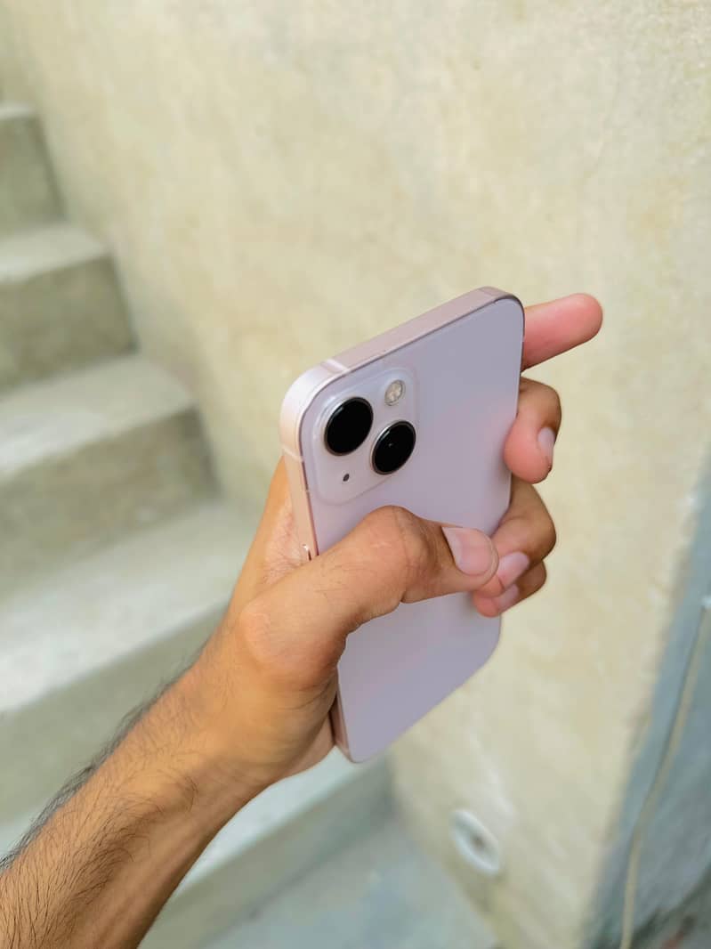 Apple iPhone 13 1
