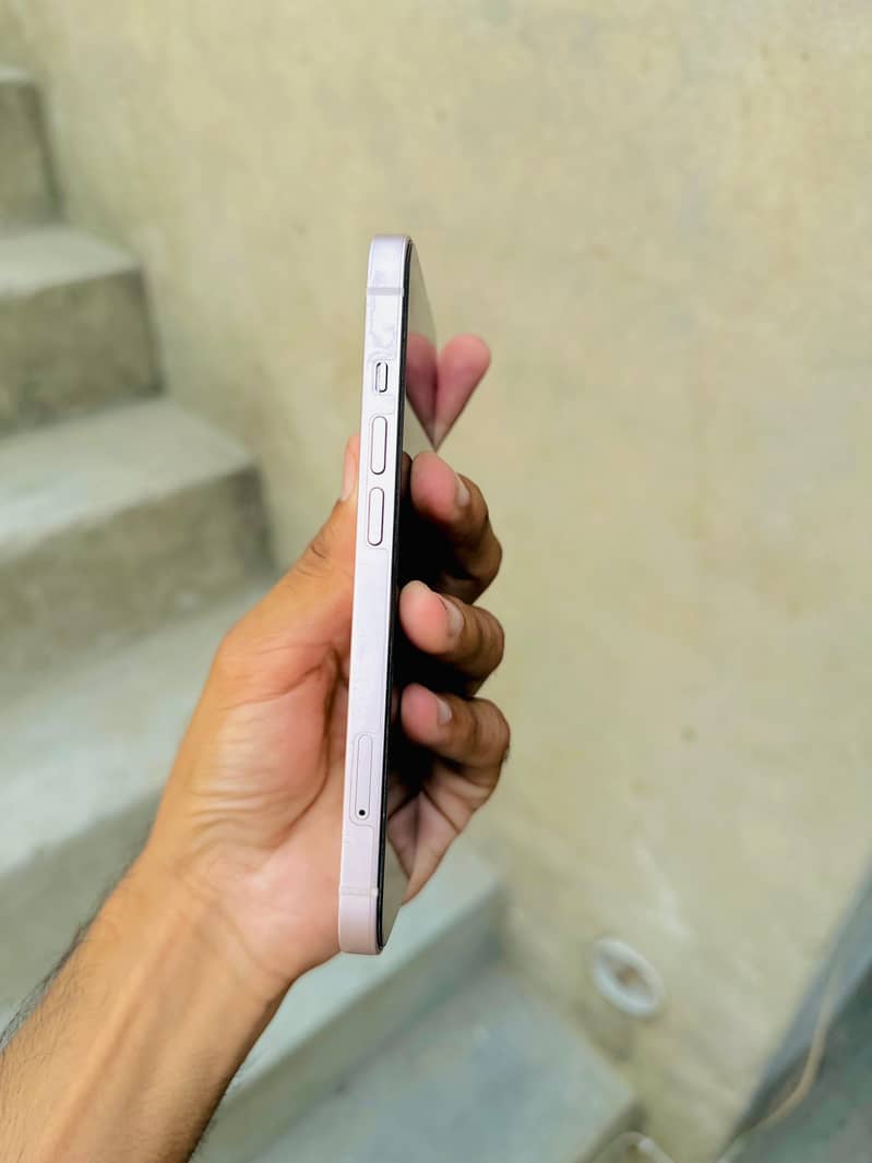 Apple iPhone 13 3