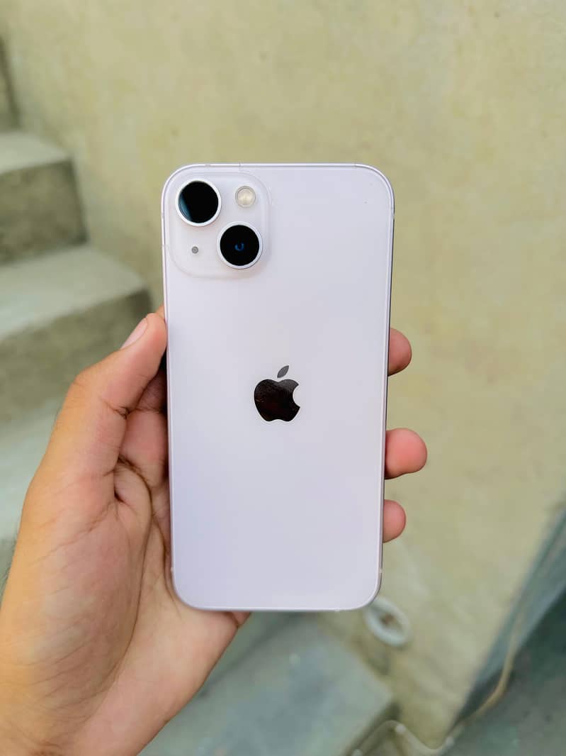 Apple iPhone 13 4