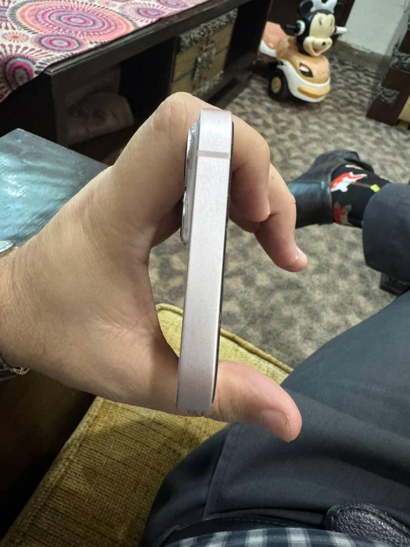 Apple iPhone 13 1