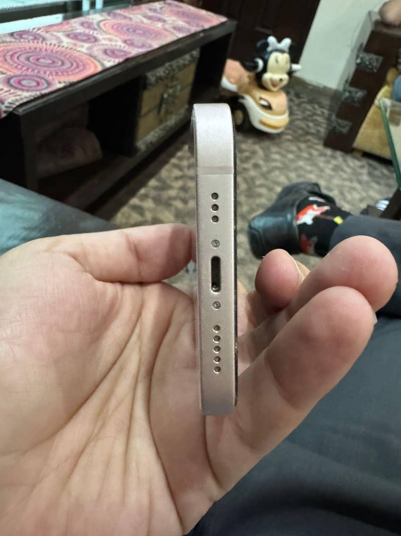 Apple iPhone 13 3