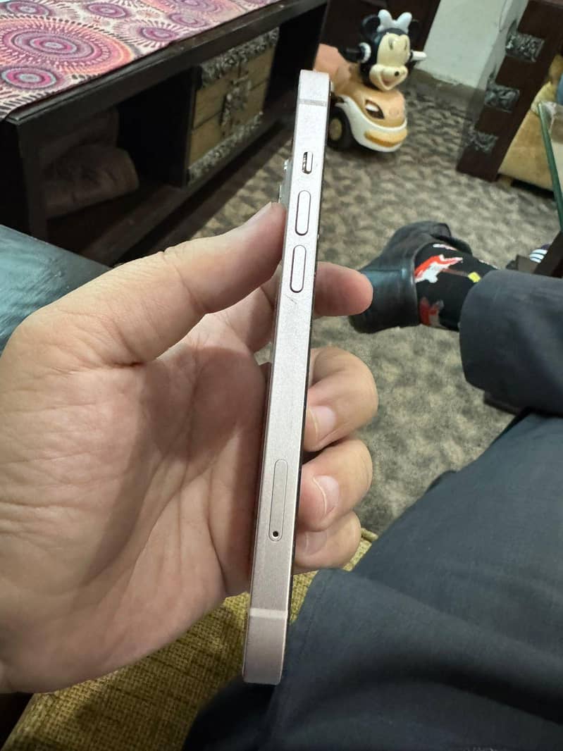 Apple iPhone 13 6