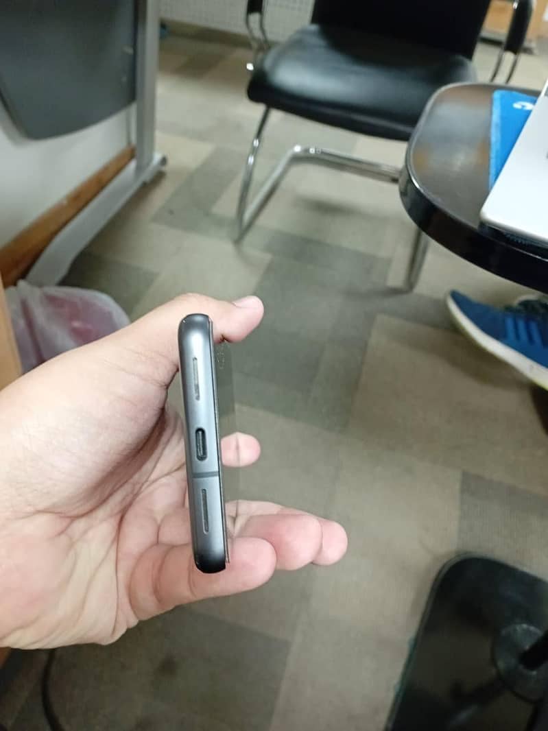 Google Pixel 8 2