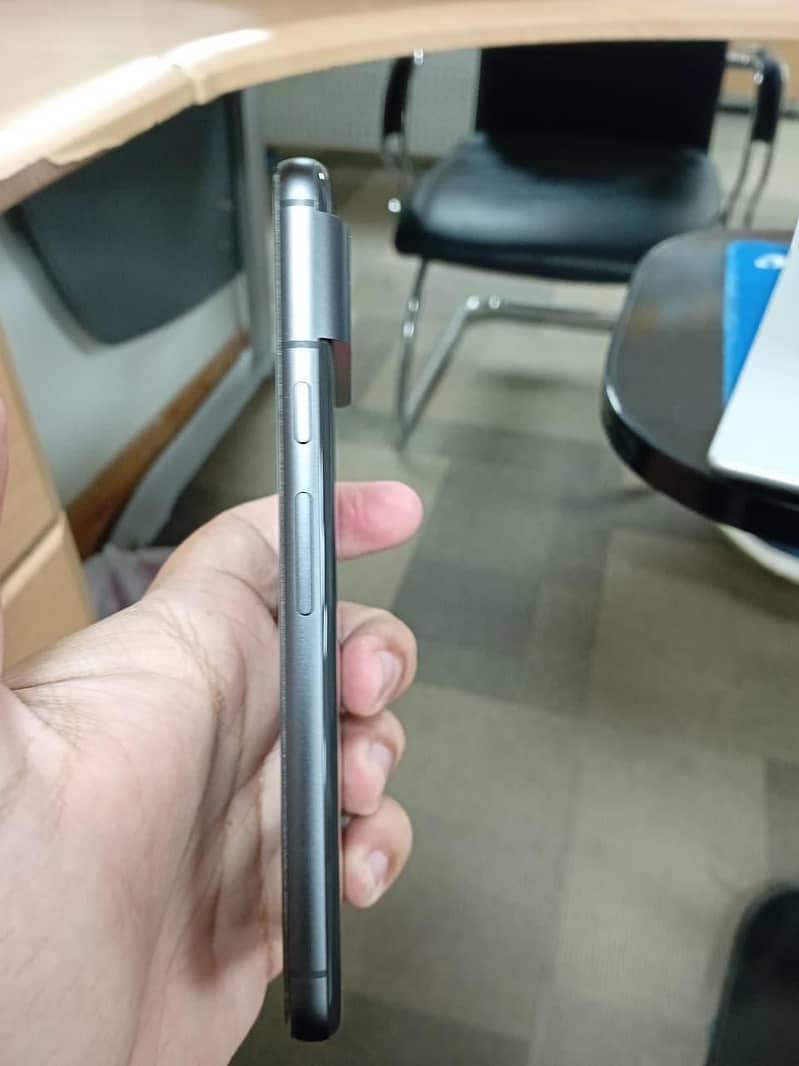 Google Pixel 8 4