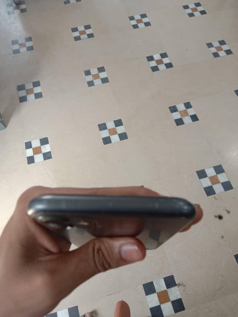 Apple iPhone 11 2
