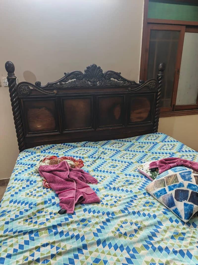 sheeshm made bed 1
