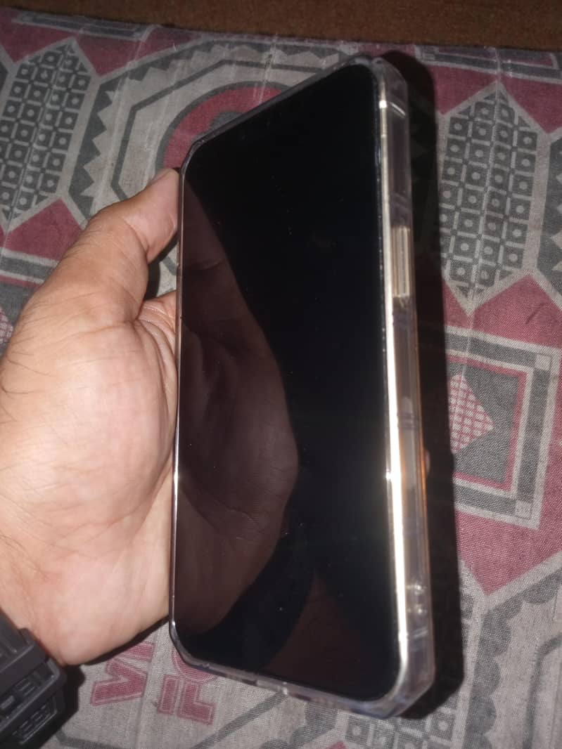 Apple iPhone 13 1
