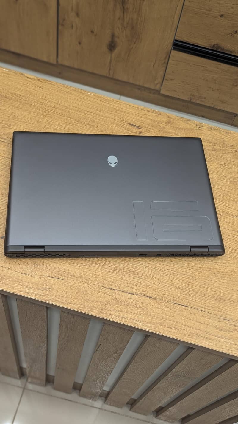AlienWare Gaming Laptop 1