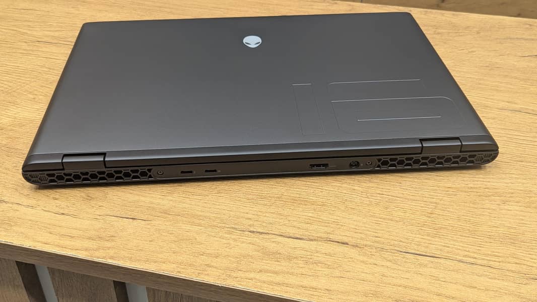 AlienWare Gaming Laptop 2