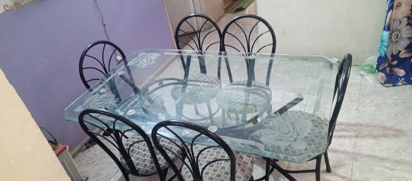 Daining Table 0