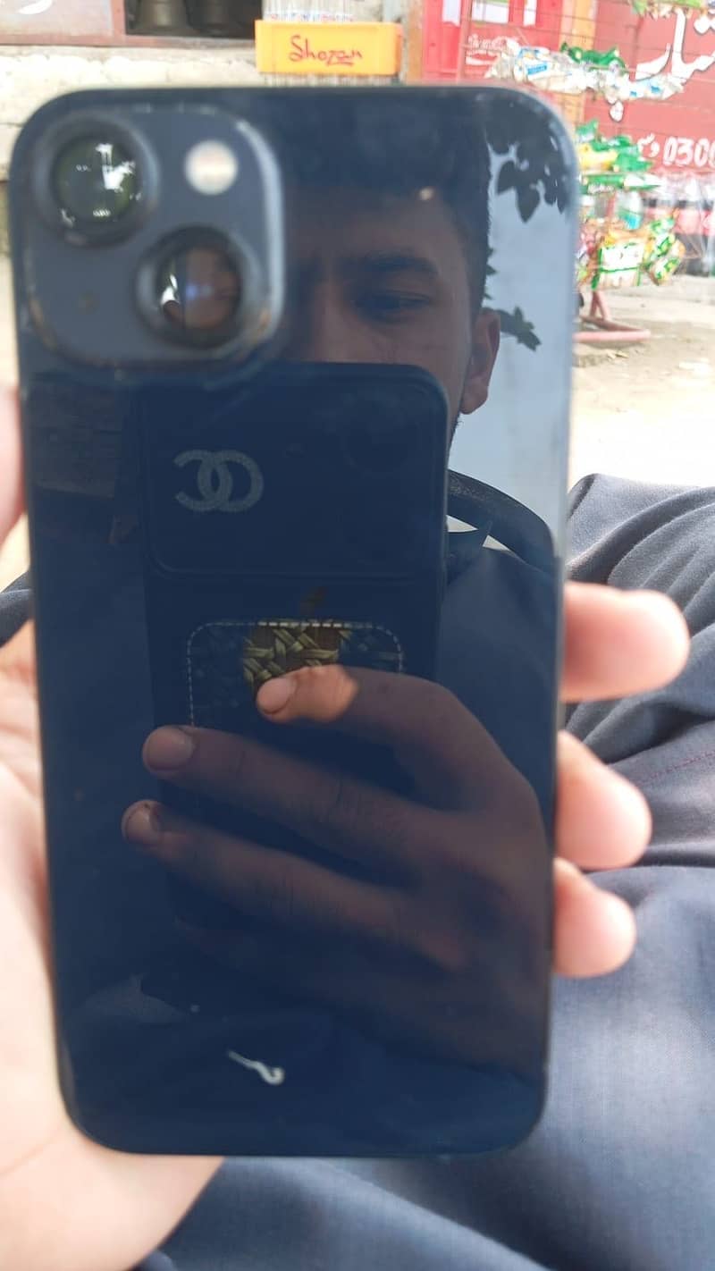 Apple iPhone 13 2