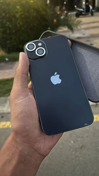 Apple iPhone 13