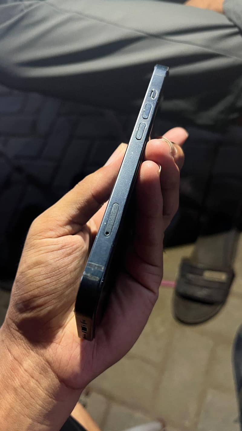 Apple iPhone 13 3
