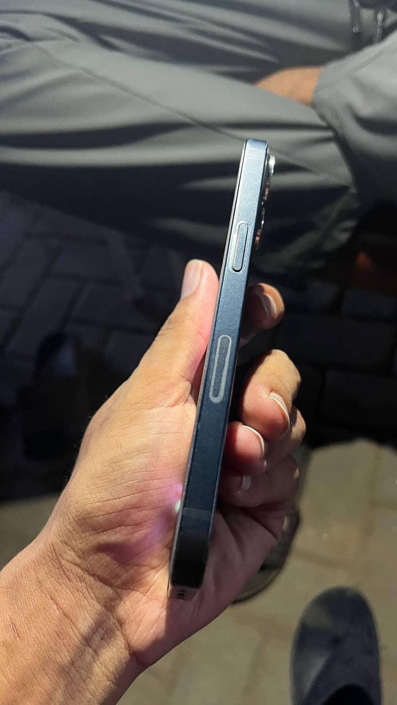 Apple iPhone 13 6