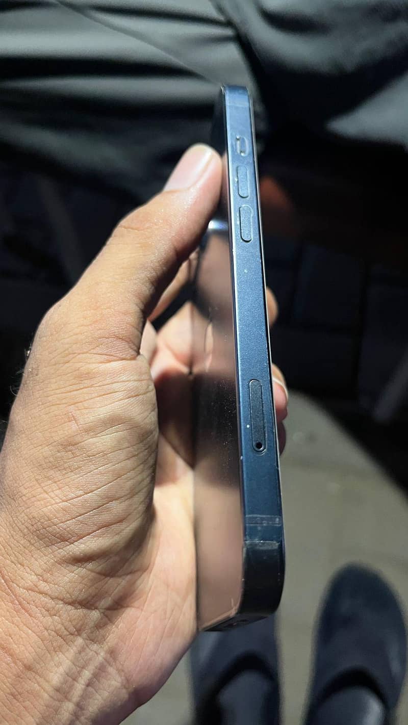 Apple iPhone 13 7