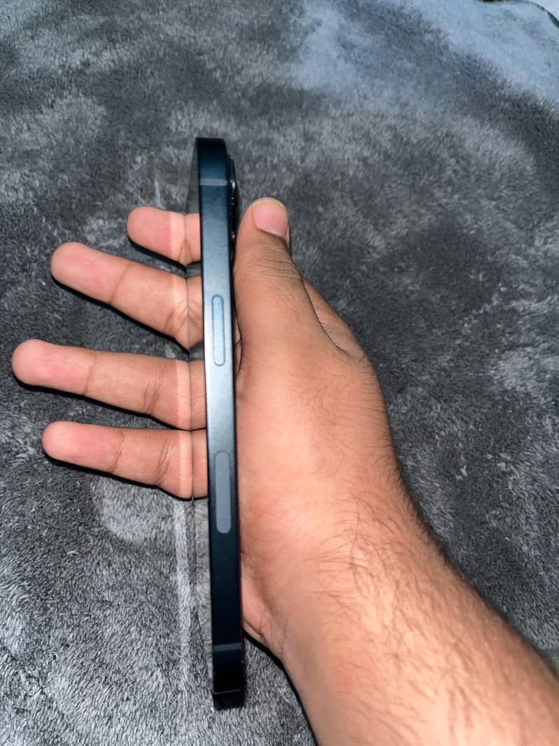 Iphone 13 sim time available 2