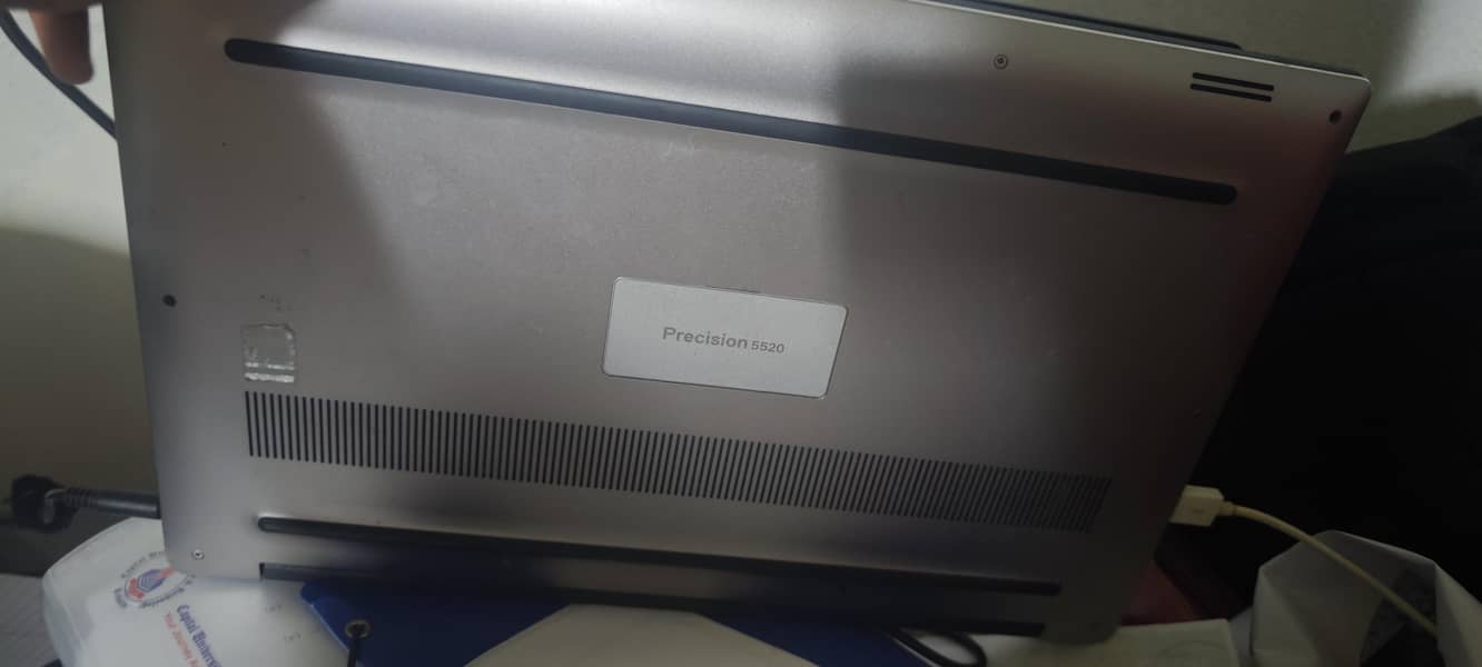 Dell precision 5520 4