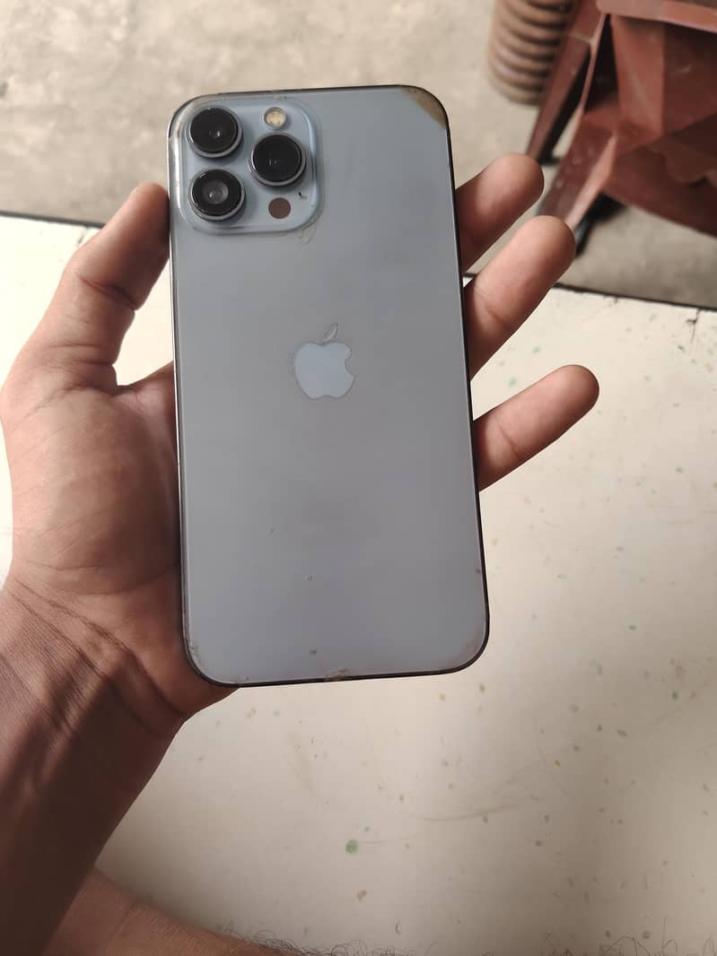 Apple iPhone 13 Pro Max 4