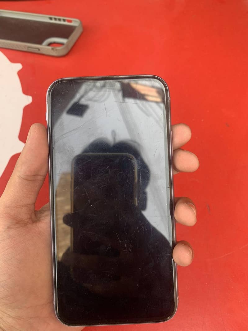 Apple iPhone 11 3