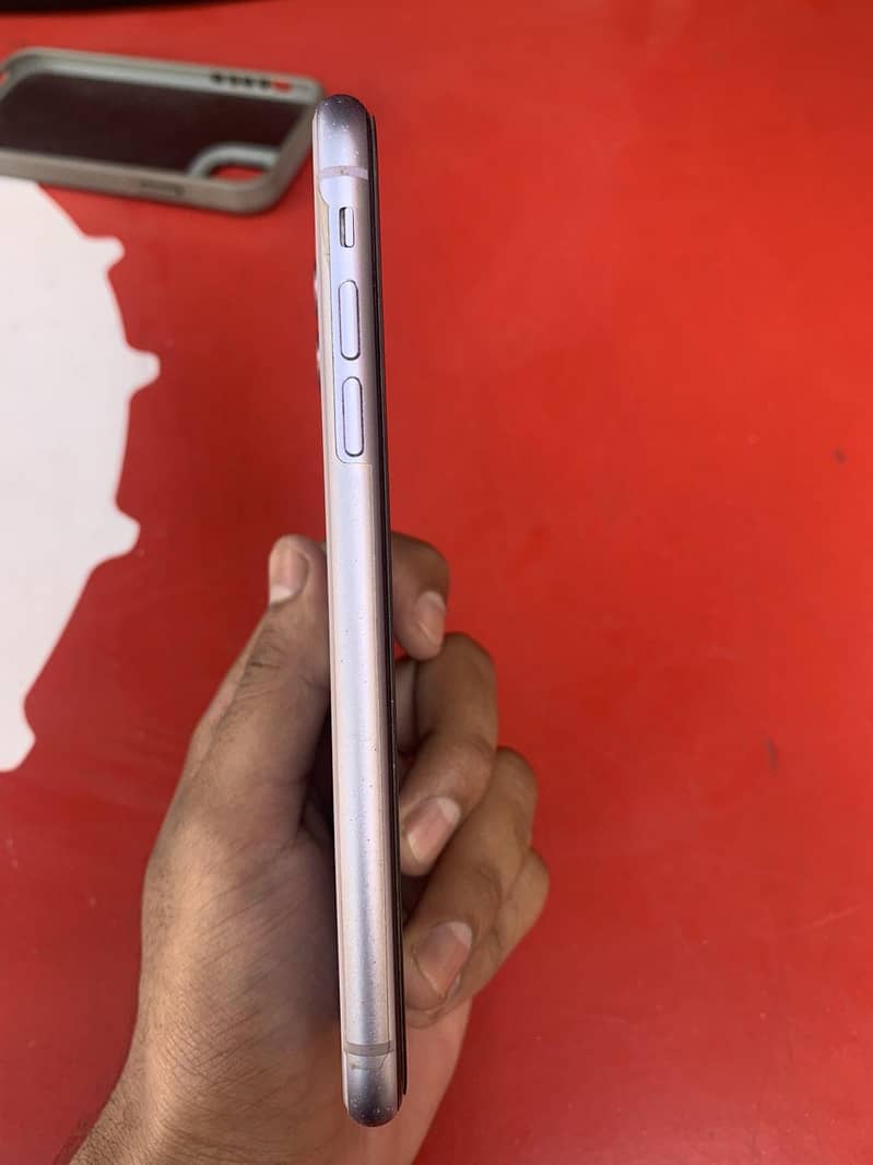 Apple iPhone 11 5