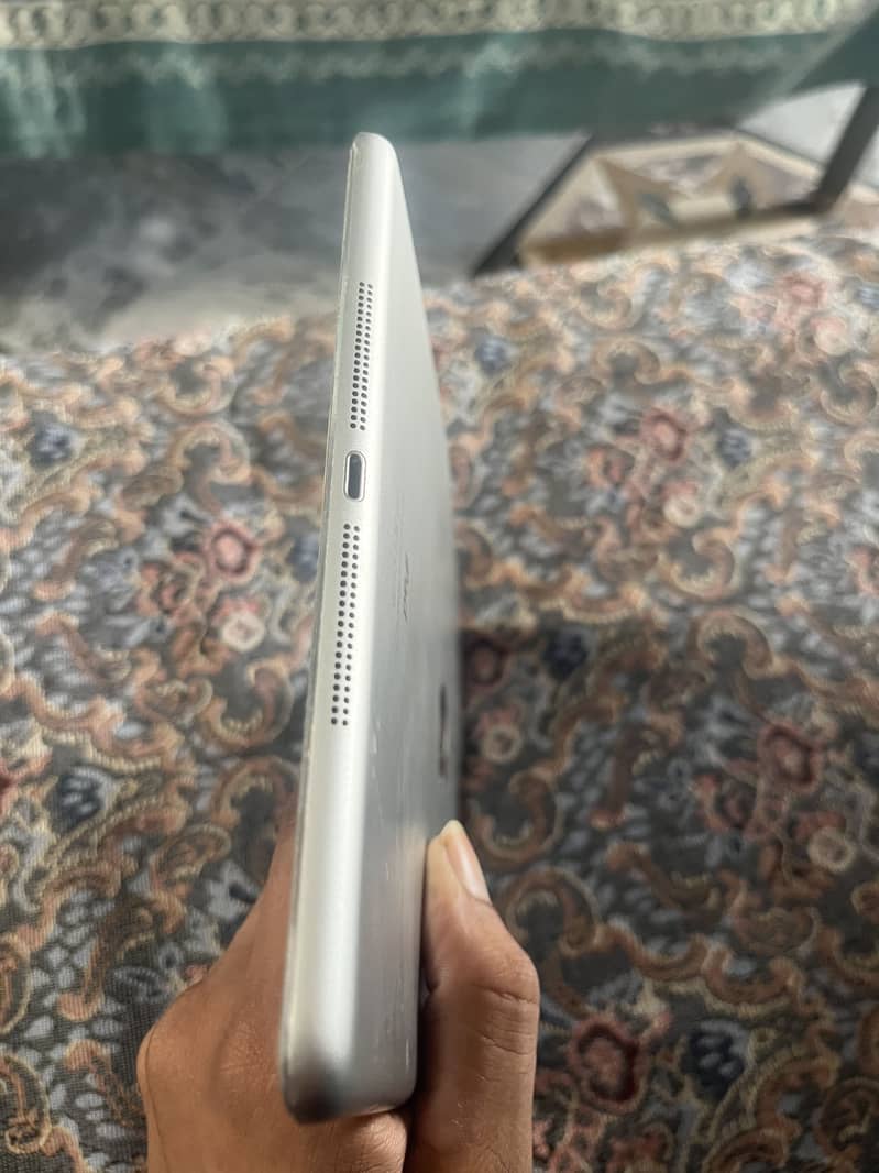 iPad 12.5. 7 4