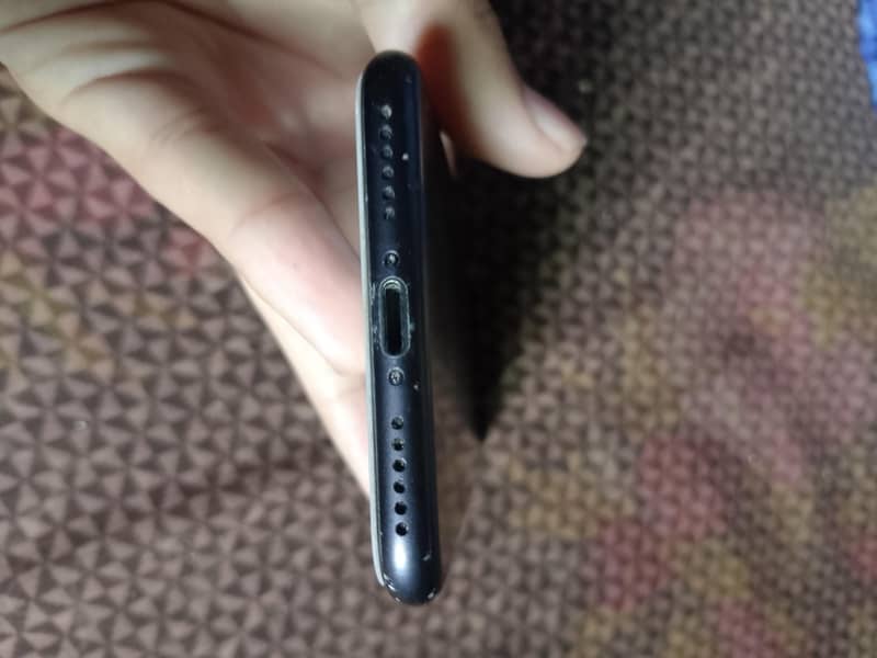 Apple iPhone 7 3