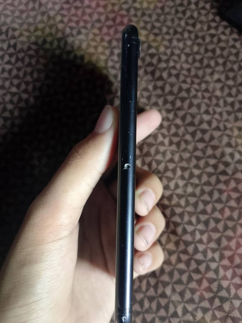 Apple iPhone 7 4