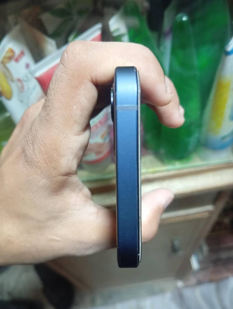 Apple iPhone 12 3