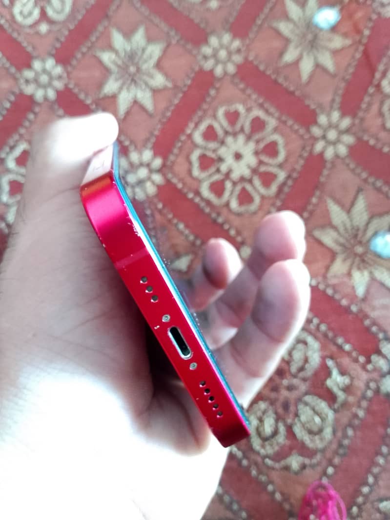 Apple iPhone 13 2