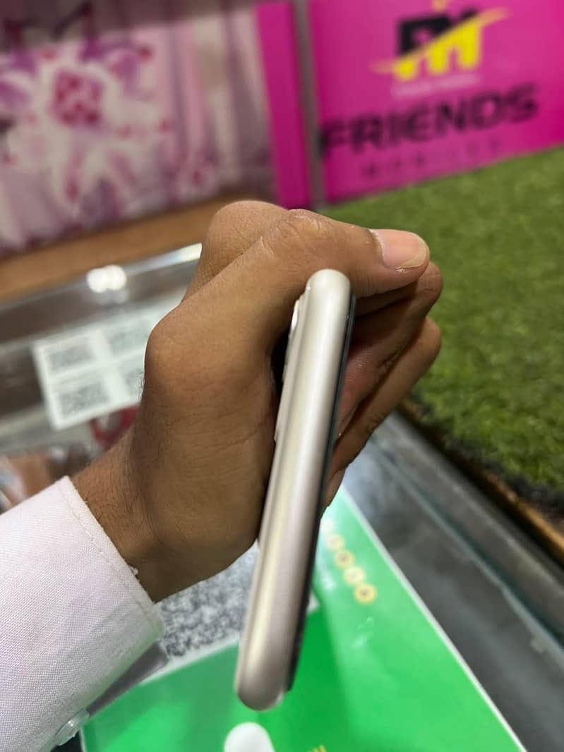 Apple iPhone 11 5