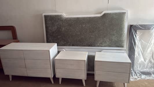 Wooden Bed Set Chalk Finish