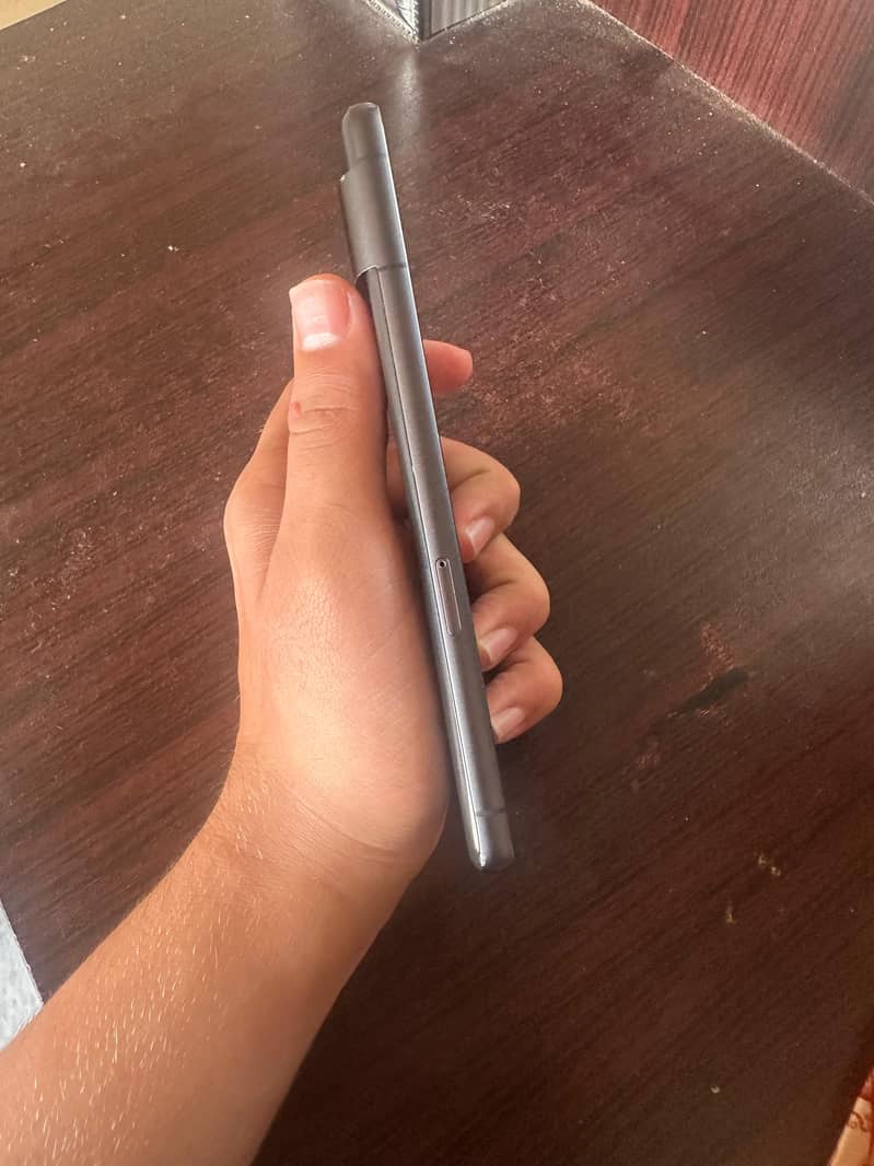 Google Pixel 7 4