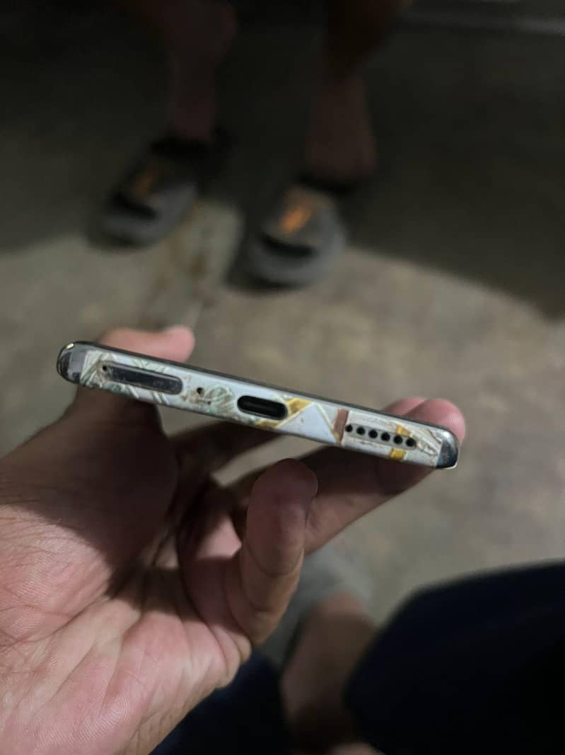 Tecno CAMON 40 Pro 1