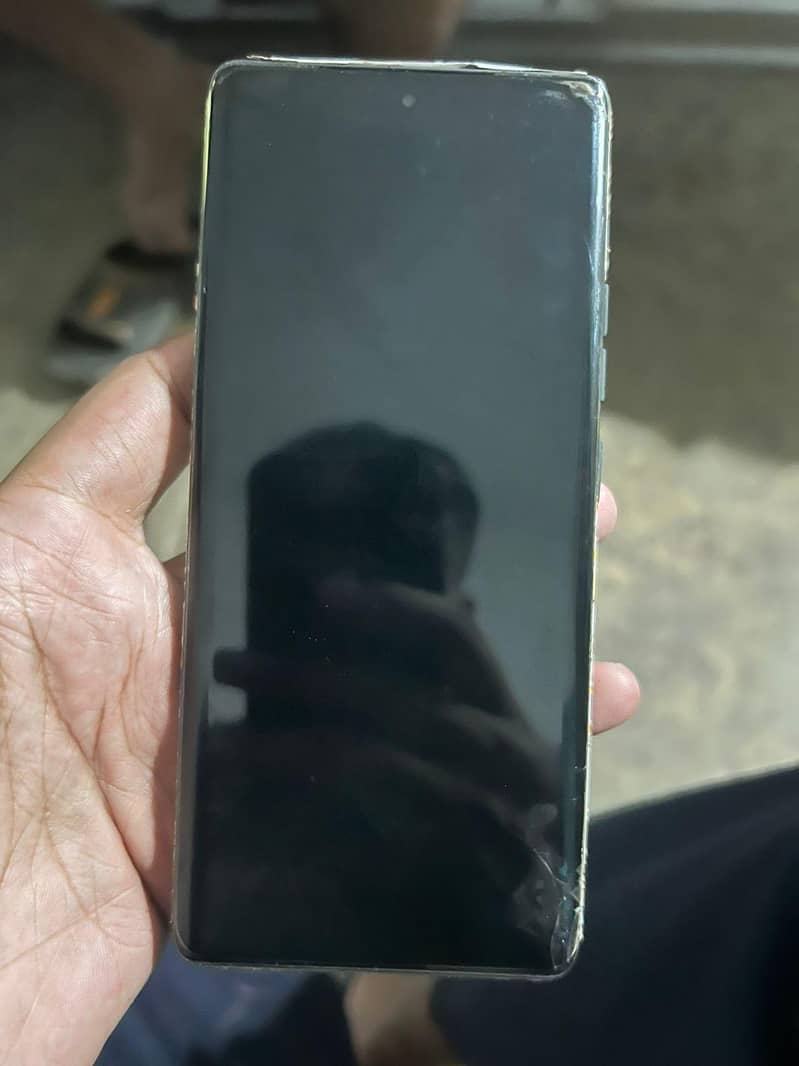 Tecno CAMON 40 Pro 4