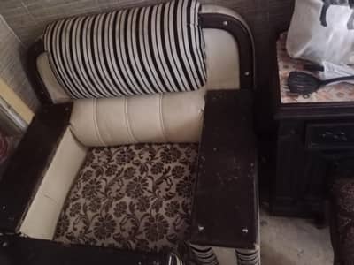 Four sale 7 seter sofa set Iran table singel bed with out metres