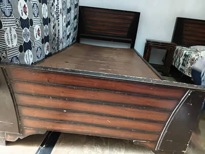 2 beds for sale without mattresses