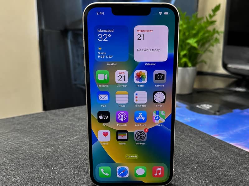 Apple iPhone 13 1