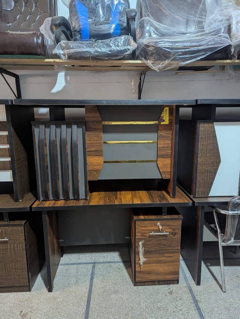 Executive table / shop counter / office table / computer table 1
