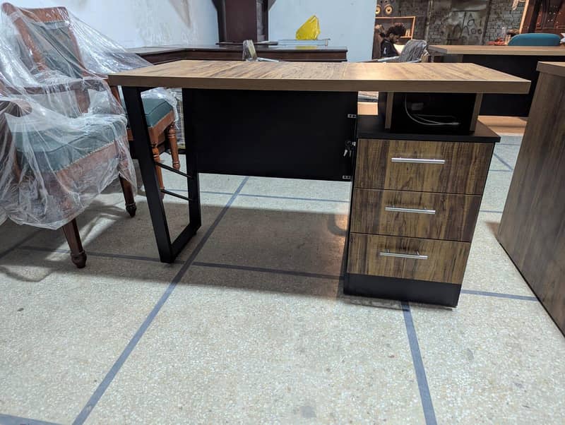 Executive table / shop counter / office table / computer table 9