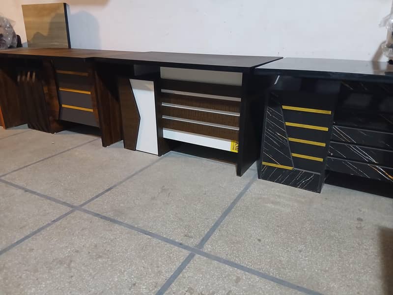 Executive table / shop counter / office table / computer table 10