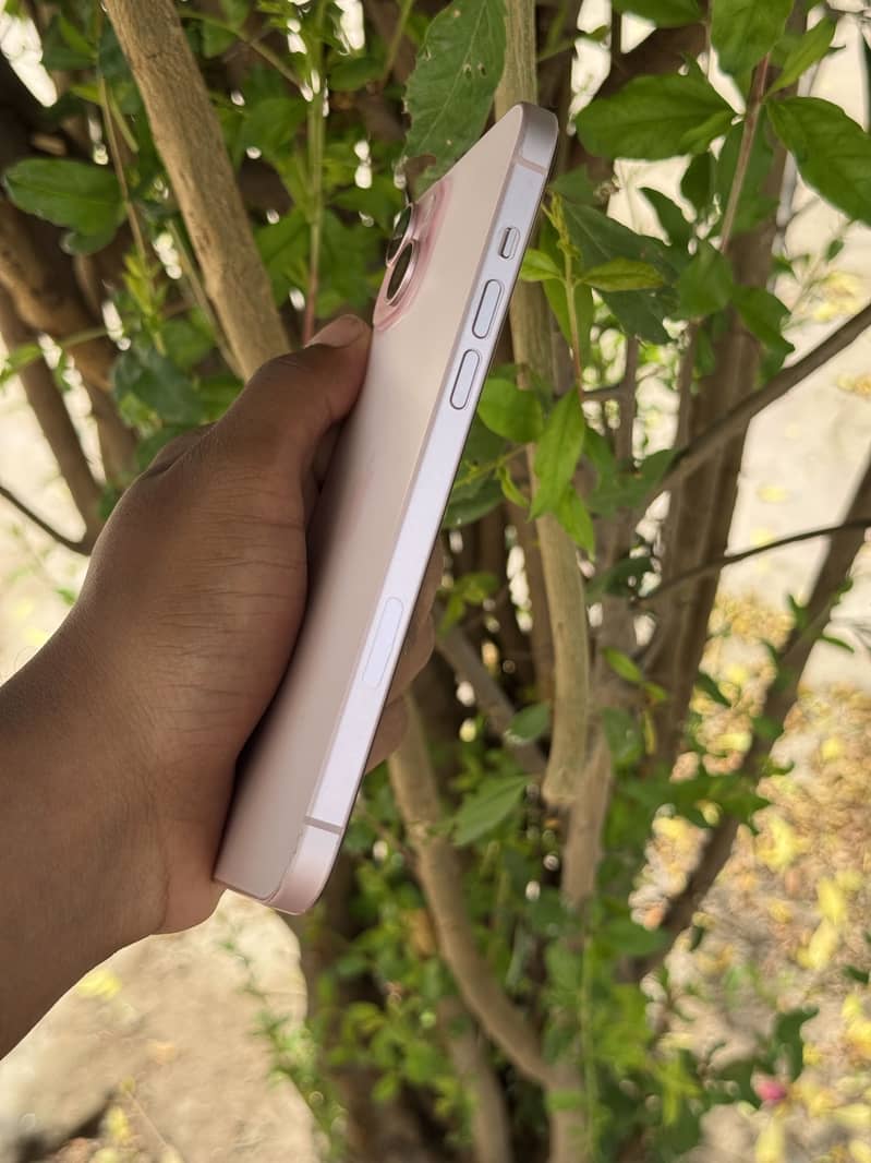 Apple iPhone 15 plus 2