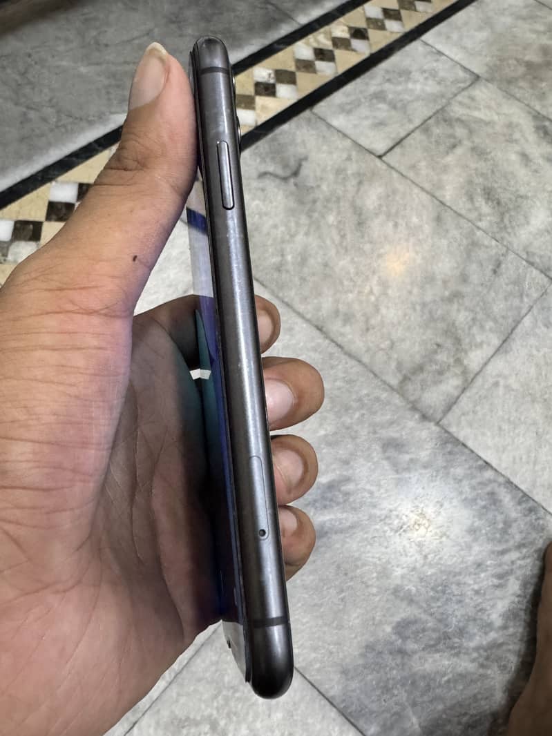 Apple iPhone 11 1