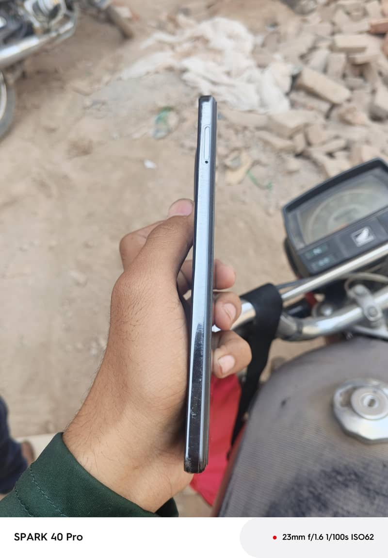 Tecno CAMON 30 1