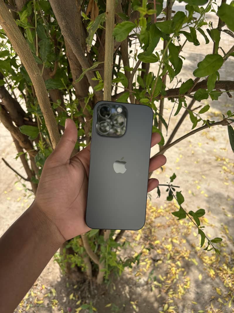Iphone 15 pro max 1
