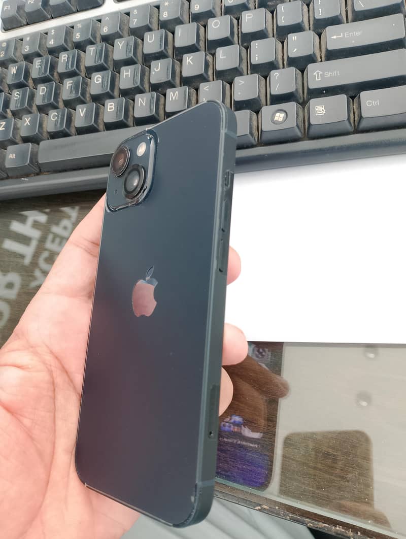 Apple iPhone 13 1