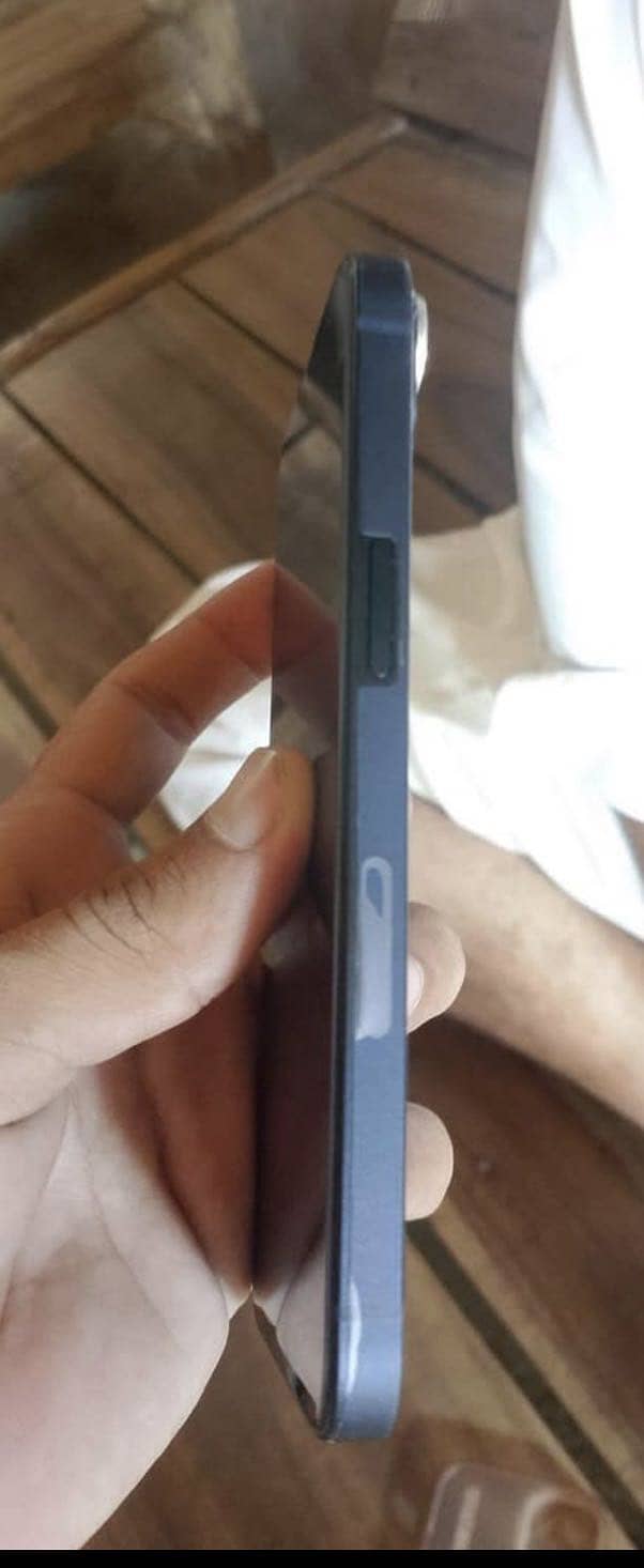 Apple iPhone 13 1
