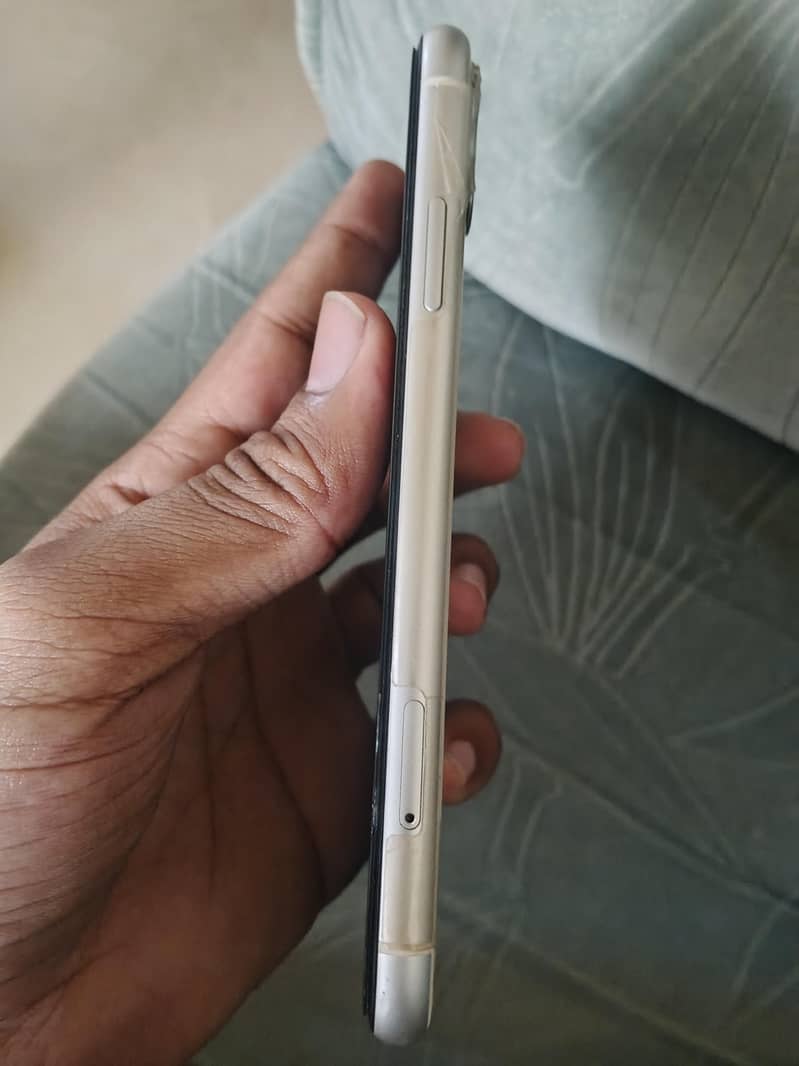 Apple iPhone 11 2